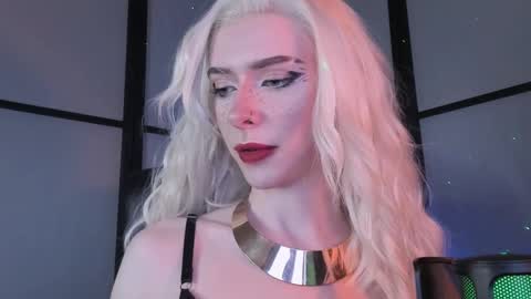 Miss Iris Fansly Miss Iris new inst.  online show from January 5, 10:40 pm