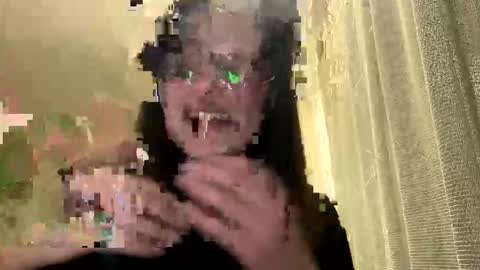 irisss31 online show from March 6, 7:31 pm