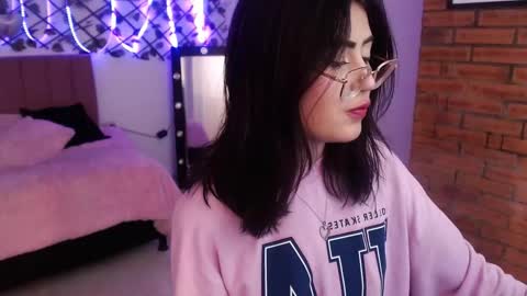 isabela online show from September 10, 3:28 am