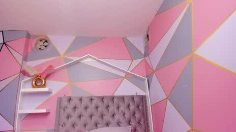    online show from February 18, 7:32 pm