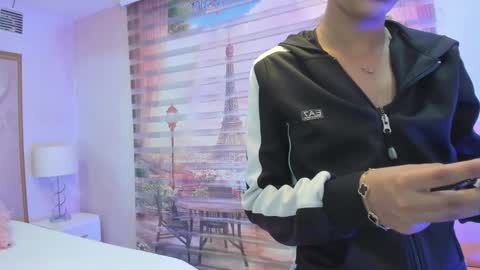    online show from September 30, 10:32 am