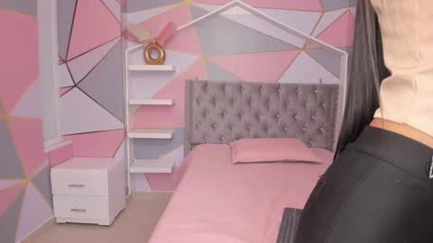    online show from February 11, 7:27 pm