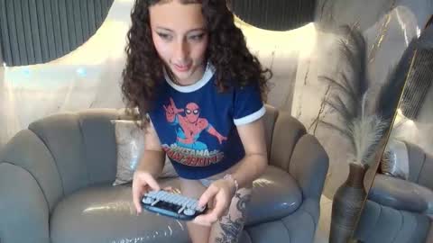 isa_r online show from September 27, 3:58 am