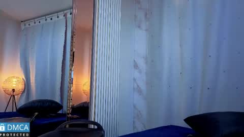 Isa online show from June 1, 11:01 am