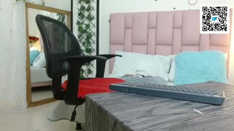 I S A online show from April 14, 2:06 pm