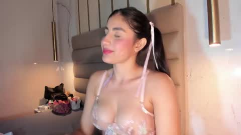 isabelastefano online show from June 27, 5:30 am