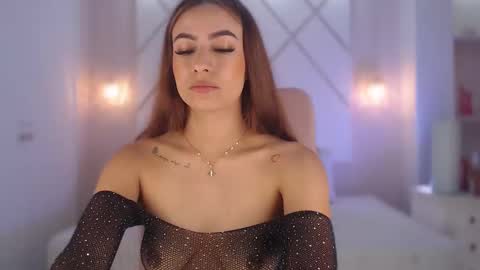 Isa  online show from September 26, 5:10 pm