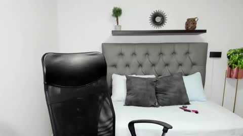 Isabel florez online show from March 3, 11:58 am