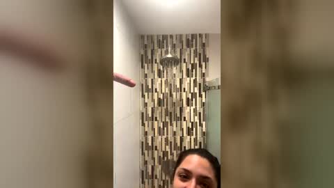 isabellaelizabeth online show from June 21, 9:30 pm