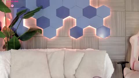   online show from July 14, 3:44 am