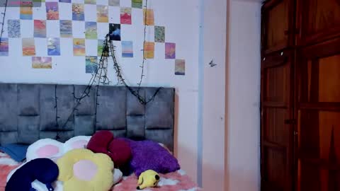 Isabela  online show from April 21, 3:02 am