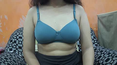 ishika_singh_ online show from September 23, 2:54 am