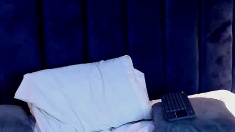 Isis Larah online show from October 3, 12:32 pm