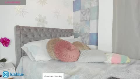 Isla Blue online show from April 19, 11:07 pm