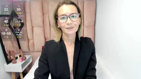 ISSA MILF online show from March 26, 2:30 pm