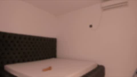 Issy online show from February 25, 8:07 pm