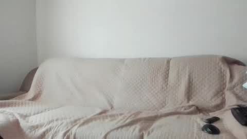 Issabelle online show from February 25, 9:08 am