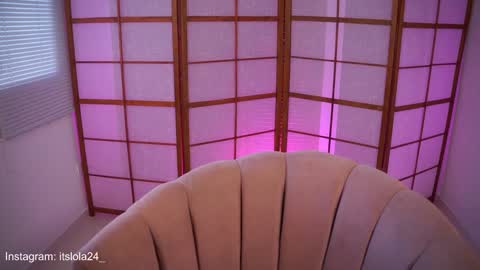   online show from January 8, 11:32 am