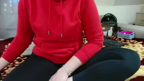 Busty mommy online show from February 1, 3:22 pm