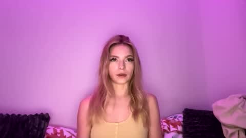 Danielle Rose online show from May 19, 2:18 am