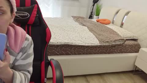 Bea online show from March 21, 9:47 am