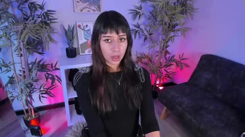 itsmroom online show from April 1, 1:41 pm