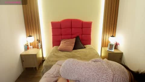 I V O N N E R O S S online show from April 13, 11:55 am