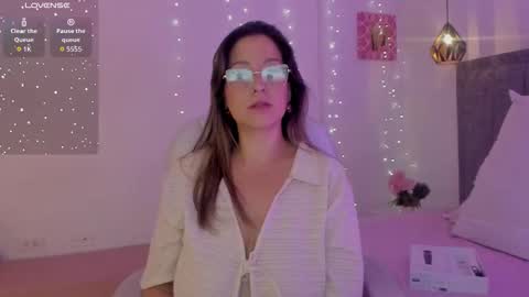 N A T H A L Y   online show from January 9, 5:45 am