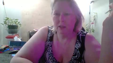 ivyjane3522 online show from May 7, 4:00 pm