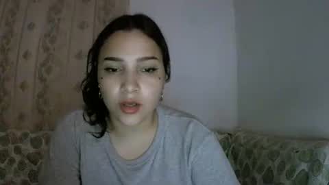 izzy_32 online show from February 6, 7:01 am
