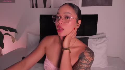 Izzy vega  online show from October 1, 1:21 am