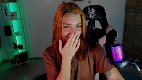 Linda Sofia help me get to 100 thumbs up online show from December 8, 10:14 pm