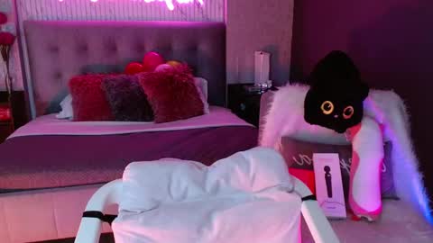 JADE online show from February 19, 9:02 pm