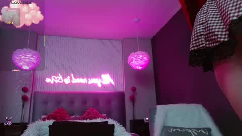 JADE online show from February 11, 7:59 pm