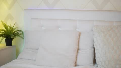  Jade  online show from January 10, 9:30 pm