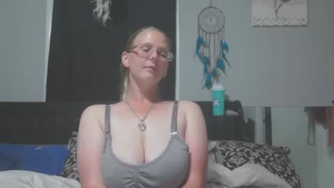 JadeLuv online show from April 24, 12:46 am