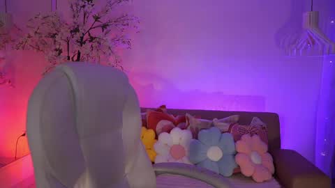 Jade Summer online show from March 28, 11:43 am