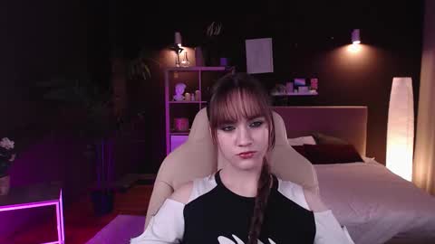 jamie_chung online show from November 4, 9:03 am