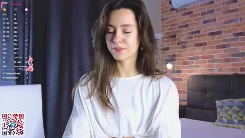 Chloe online show from September 29, 7:13 am