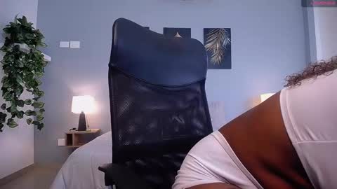 Instagram jasminecampbell1  online show from March 6, 8:37 pm