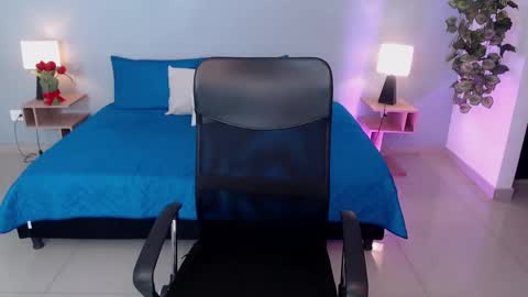 Instagram jasminecampbell1  online show from November 21, 9:17 pm