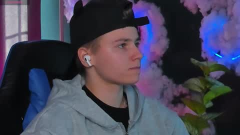 jean_wilsons online show from March 20, 11:15 am