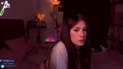 jeniferlovex online show from May 9, 12:45 am
