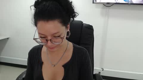 jenn online show from February 27, 10:20 pm