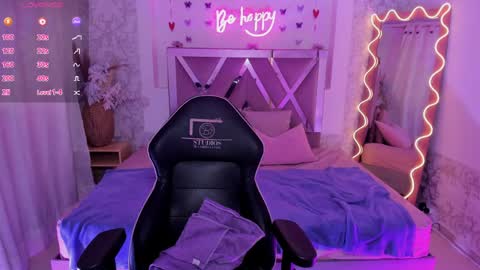 jenna_tay1 online show from April 9, 7:30 pm