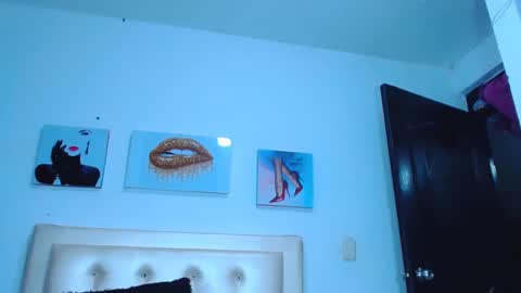 jenn online show from January 14, 2:19 am