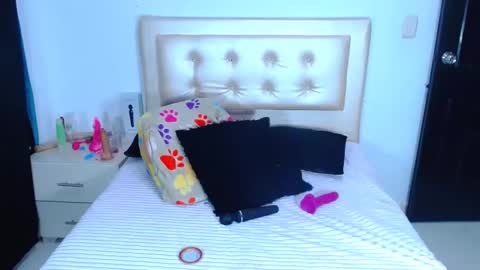 jenn online show from December 31, 12:11 am