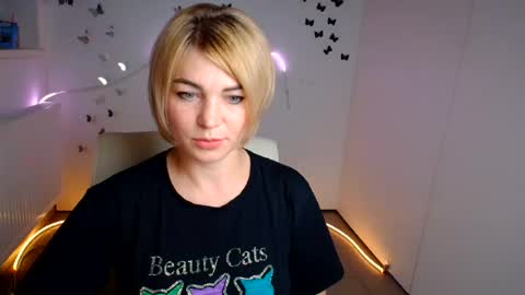 Jennifer online show from August 6, 12:01 pm