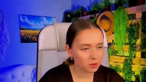 Jennifer online show from October 14, 3:14 pm