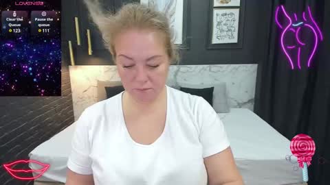 Jennifer online show from March 7, 8:33 pm